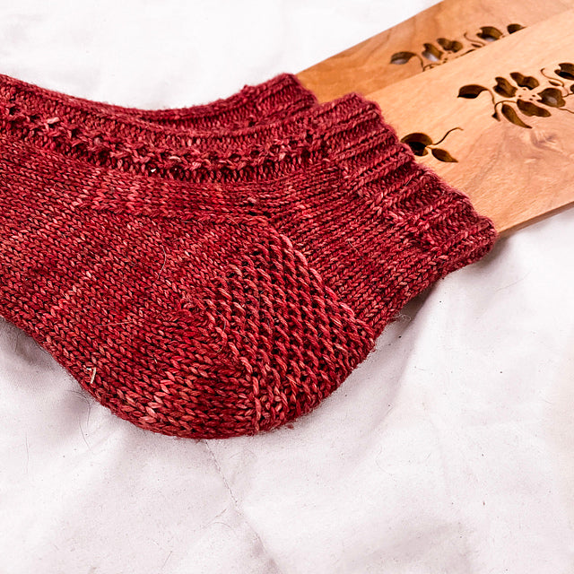 Iris Socks - Knitting Pattern